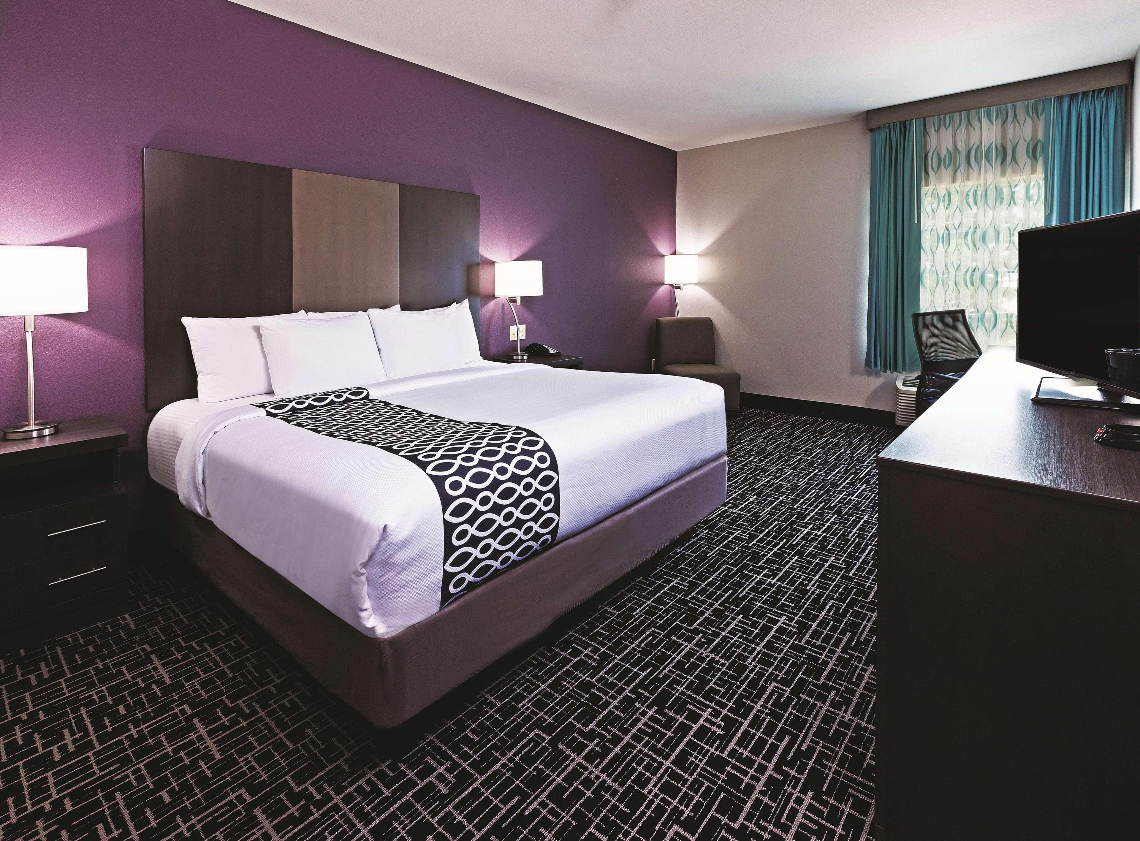 La Quinta By Wyndham Claremore Bagian luar foto