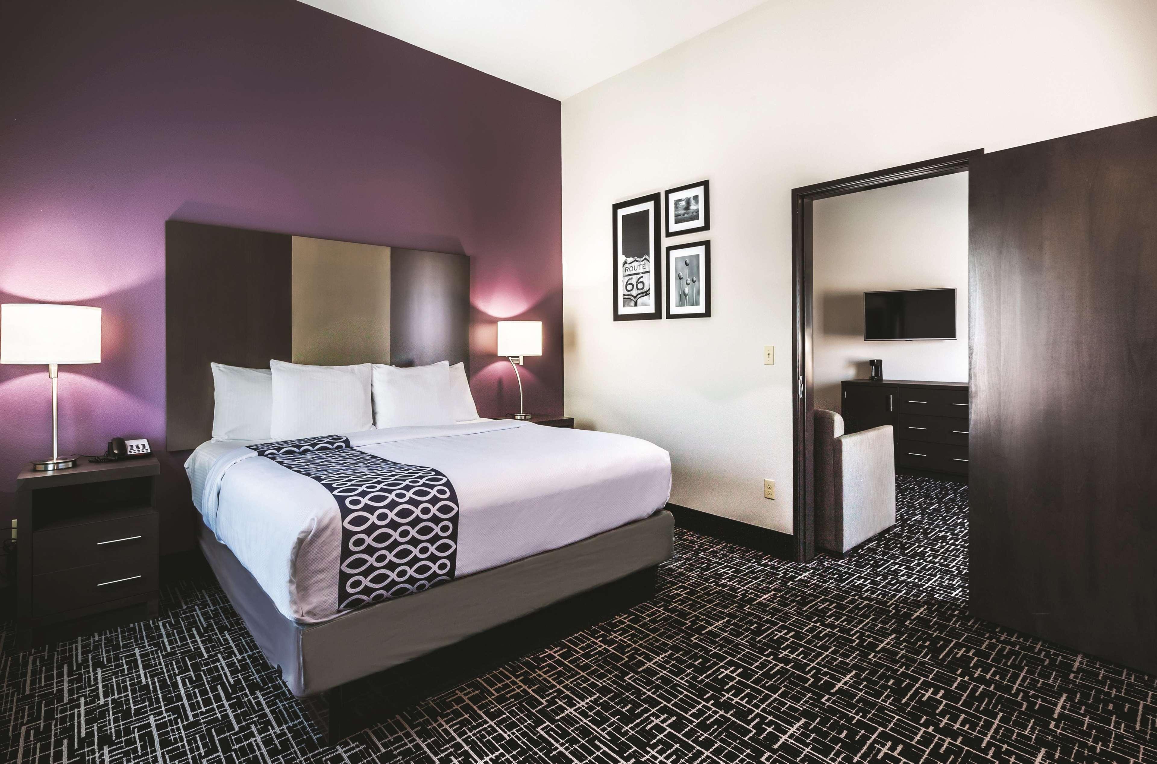 La Quinta By Wyndham Claremore Bagian luar foto
