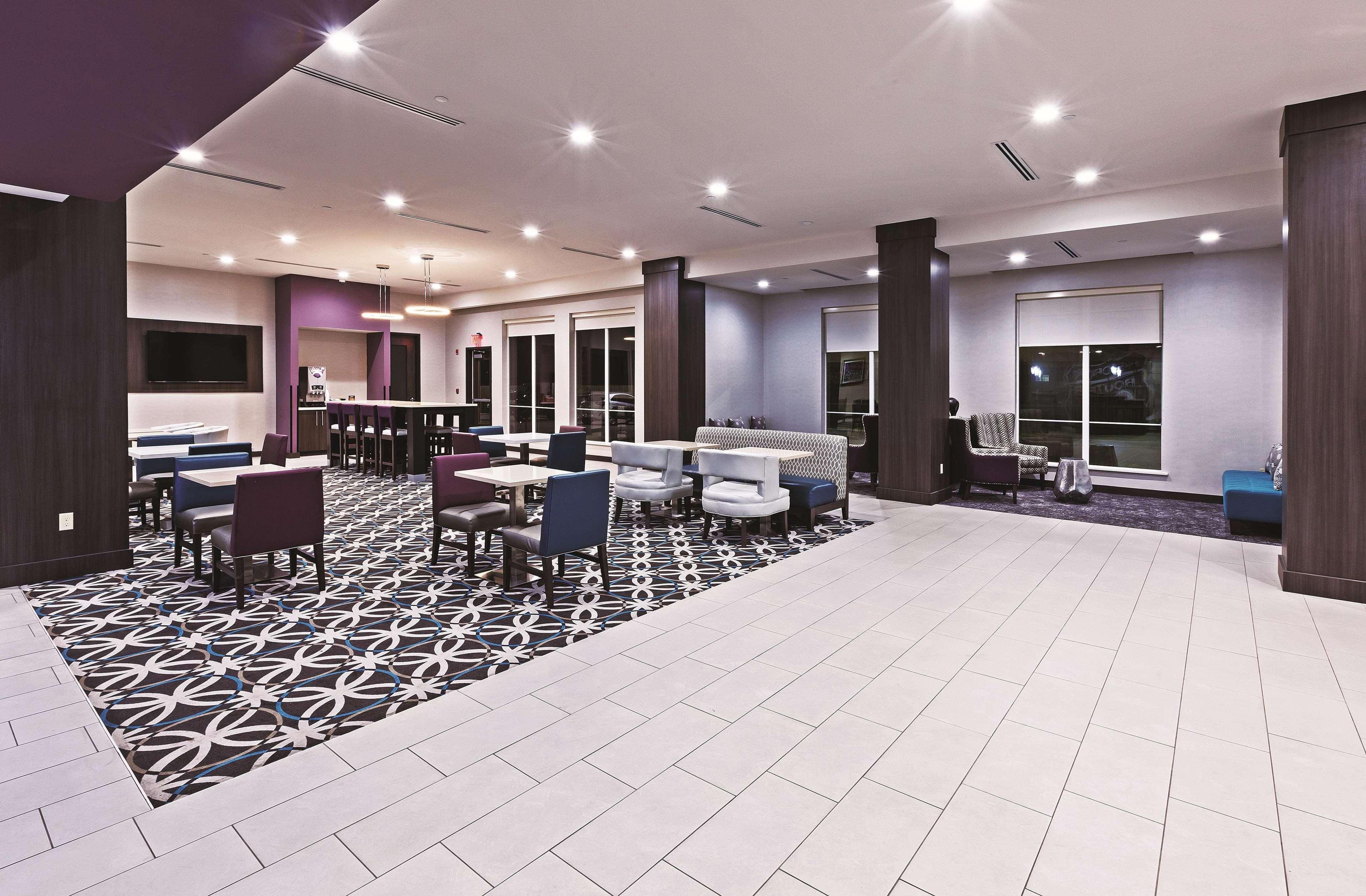 La Quinta By Wyndham Claremore Bagian luar foto