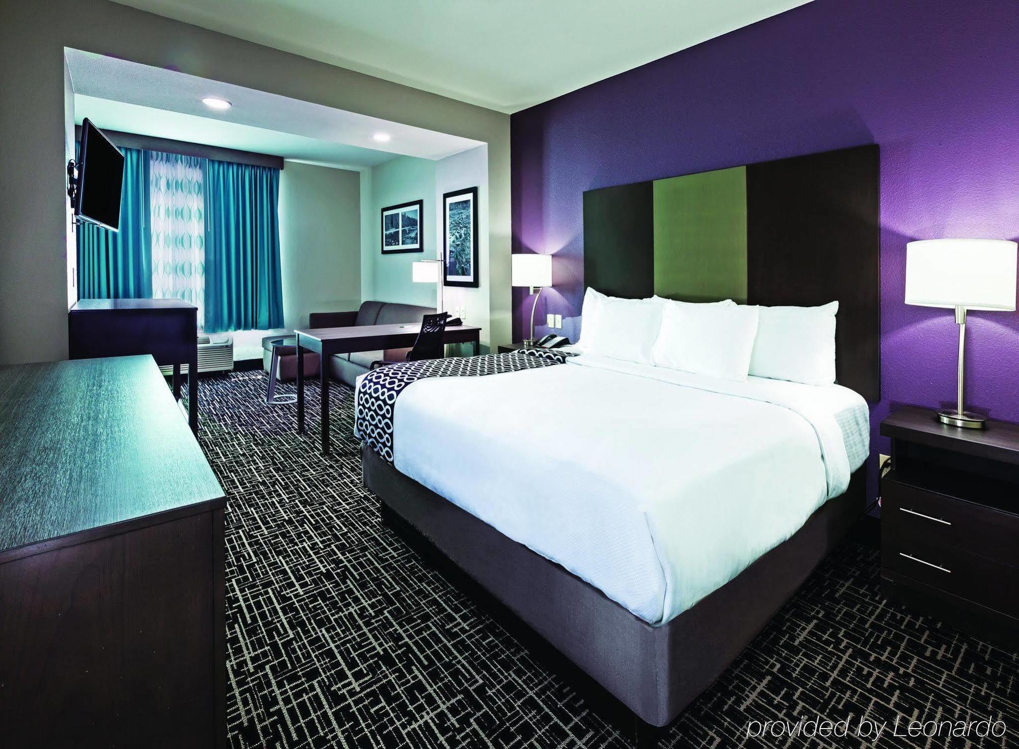 La Quinta By Wyndham Claremore Bagian luar foto