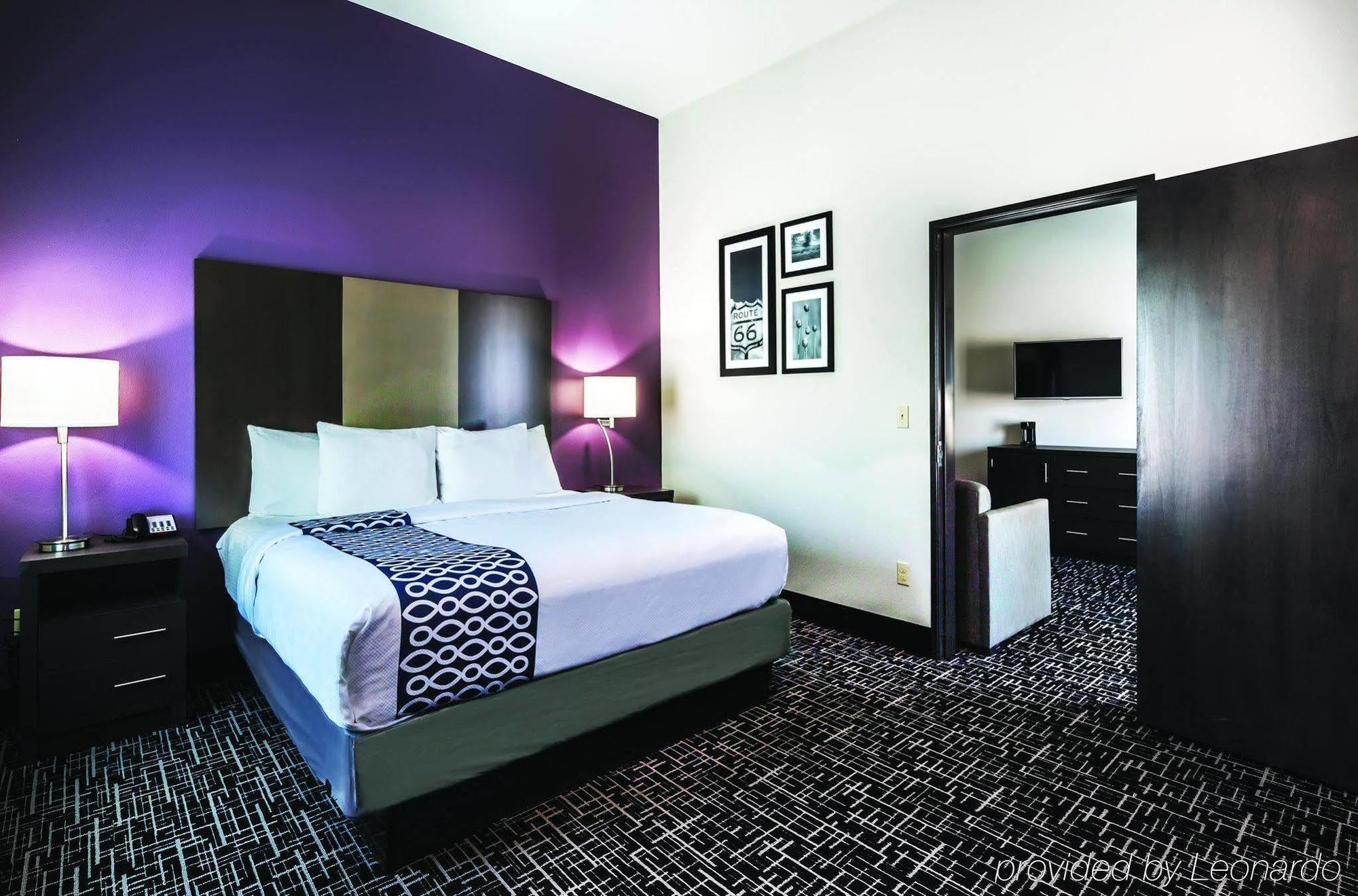 La Quinta By Wyndham Claremore Bagian luar foto